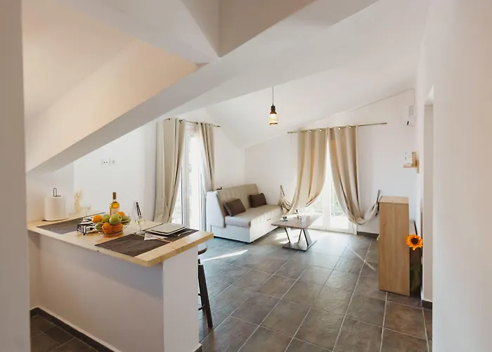 Stellatos House דירה