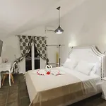 Stellatos House * بوروس
