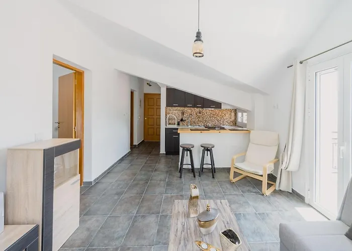 Апартаменты Stellatos House Порос