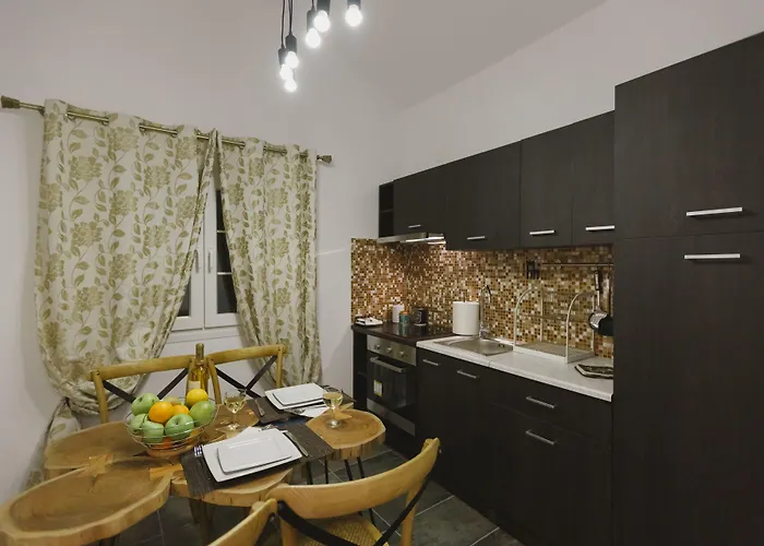 Stellatos House Порос
