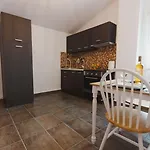 Appartamento Stellatos House *